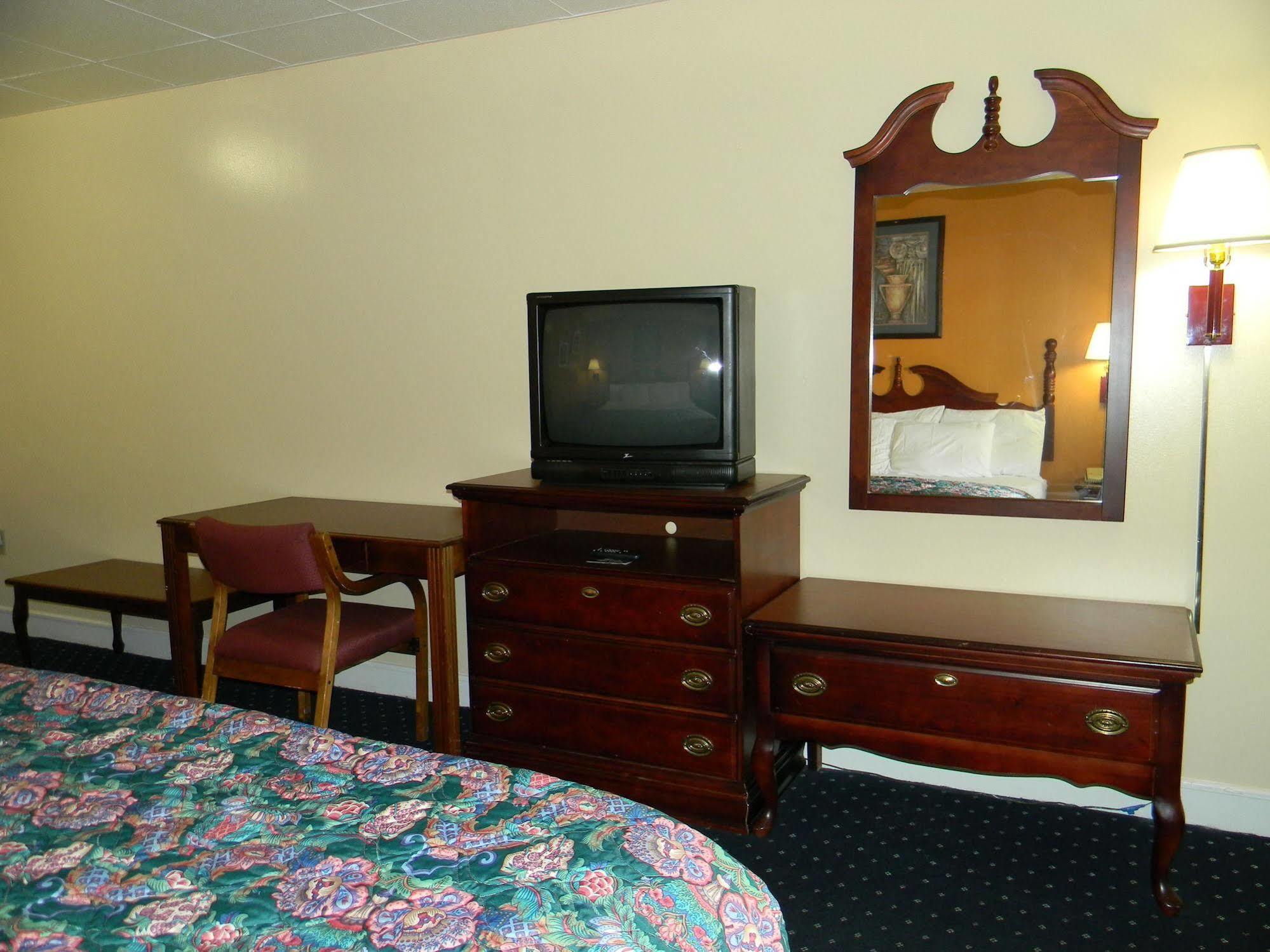 Fairfax Motel Roanoke Rapids Buitenkant foto